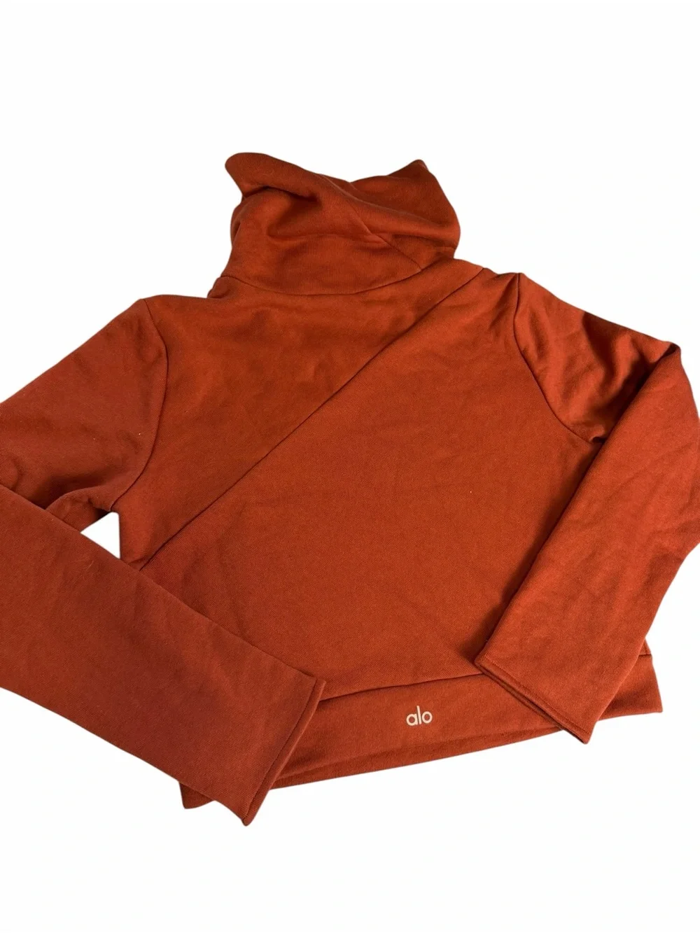 ALO Yoga Soleil Long-Sleeve Cropped Turtleneck Top rust size medium